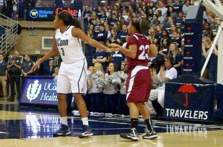 Freshmen, Mosqueda-Lewis impress in UConn 77-point preseason victory over Indiana Pa., 105-28