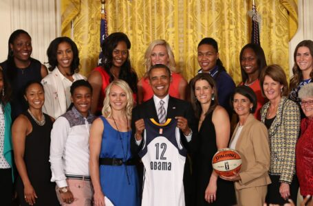 President Obama welcomes the Indiana Fever to the White House, team brings NCAA DIII champions DePauw
