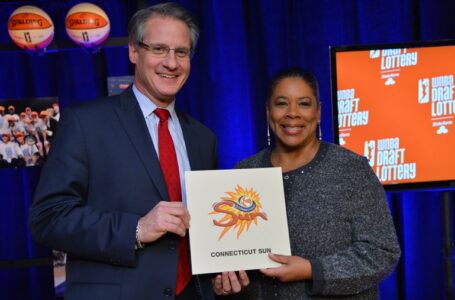 Lottery results: Connecticut Sun win top pick in 2014 WNBA Draft