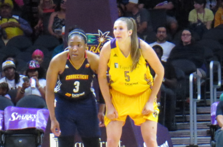 Strong third quarter pushes Sun past Sparks, 76-68