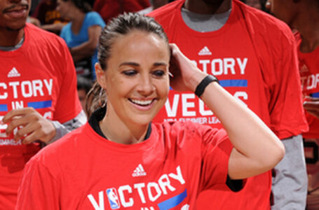 Becky Hammon coaches San Antonio Spurs to championship in the Las Vegas Summer League