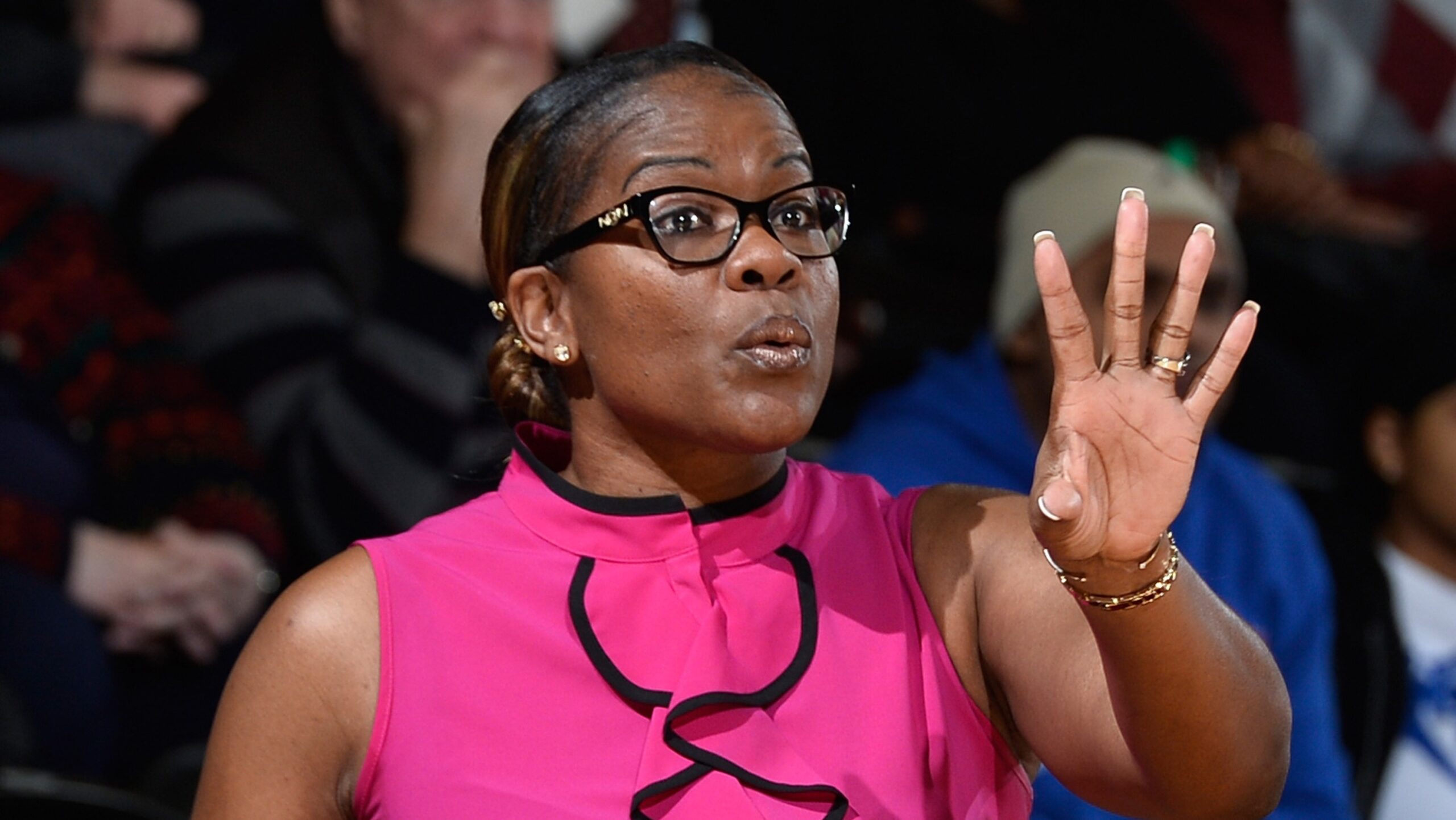 Dishin & Swishin 10/15/15 Podcast with Sheryl Swoopes: Talking Ramblers, WNBA finals, and the espnW interview aftermath