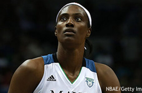 2015 WNBA Finals Game 2: Lynx even series, defeat Fever 77-71