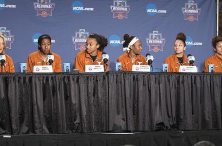 Texas looks to derail UConn push towards history in Bridgeport Regional Final