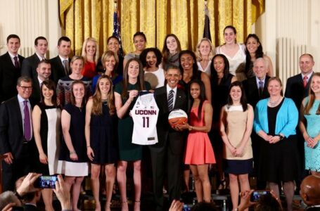 Video: President Obama honors UConn, the 2016 national champions