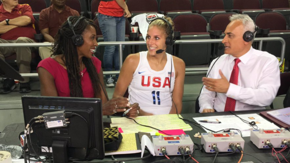 Elena Delle Donne chats with Lisa Leslie and Vince Cellini postgame. Photo: USA Basketball Twitter.