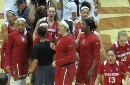 Stanford rallies to beat Cal 72-66 in first game of 2017 Battle of the Bay