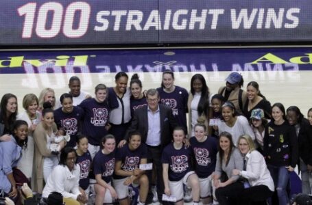 Top-ranked UConn earns 100th consecutive win with 66-55 victory over South Carolina