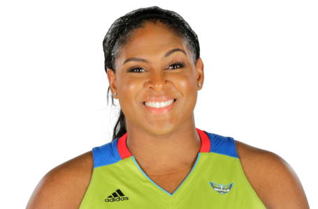 Seattle Storm signs center Courtney Paris to a multi-year contract