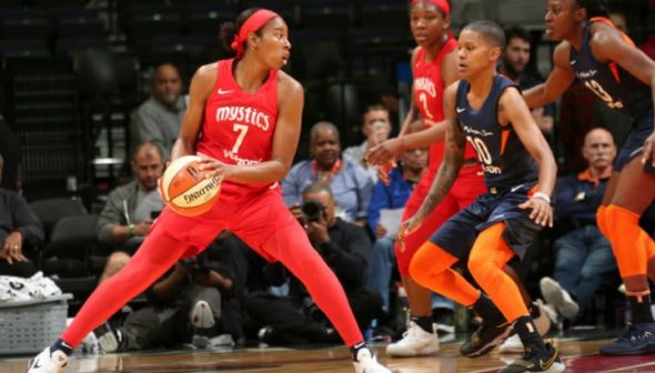 WASHINGTON (June 3, 2018) - Washington's Ariel Atkins vs. Connecticut's Courtney Williams. Photo: NBAE/Getty Images.