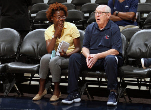 Mike Thibault chats with Hoopfeed write Amber Dodd. Photo: Ned Dishman/NBAE.