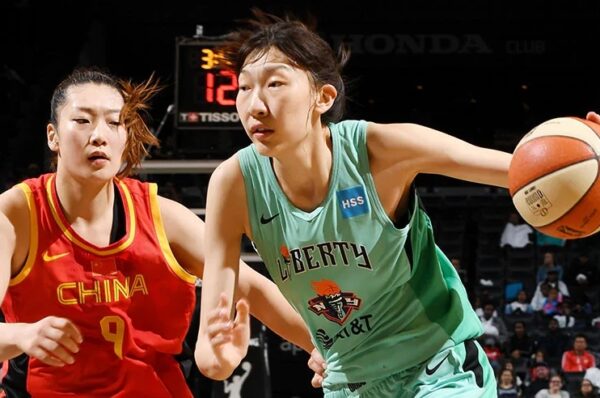 Han Xu. Photo: NBAE/Getty Images.
