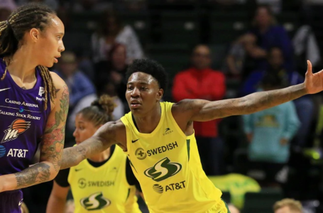 Second-half effort lifts Seattle over Phoenix in home opener, 77-68