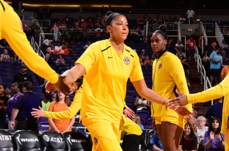 Candace Parker helps Los Angeles Sparks top Las Vegas Aces 86-74 to halt losing streak