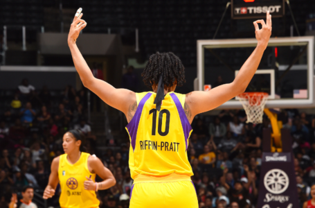 Los Angeles Sparks top Dallas Wings 69-64 in biggest comeback of the season