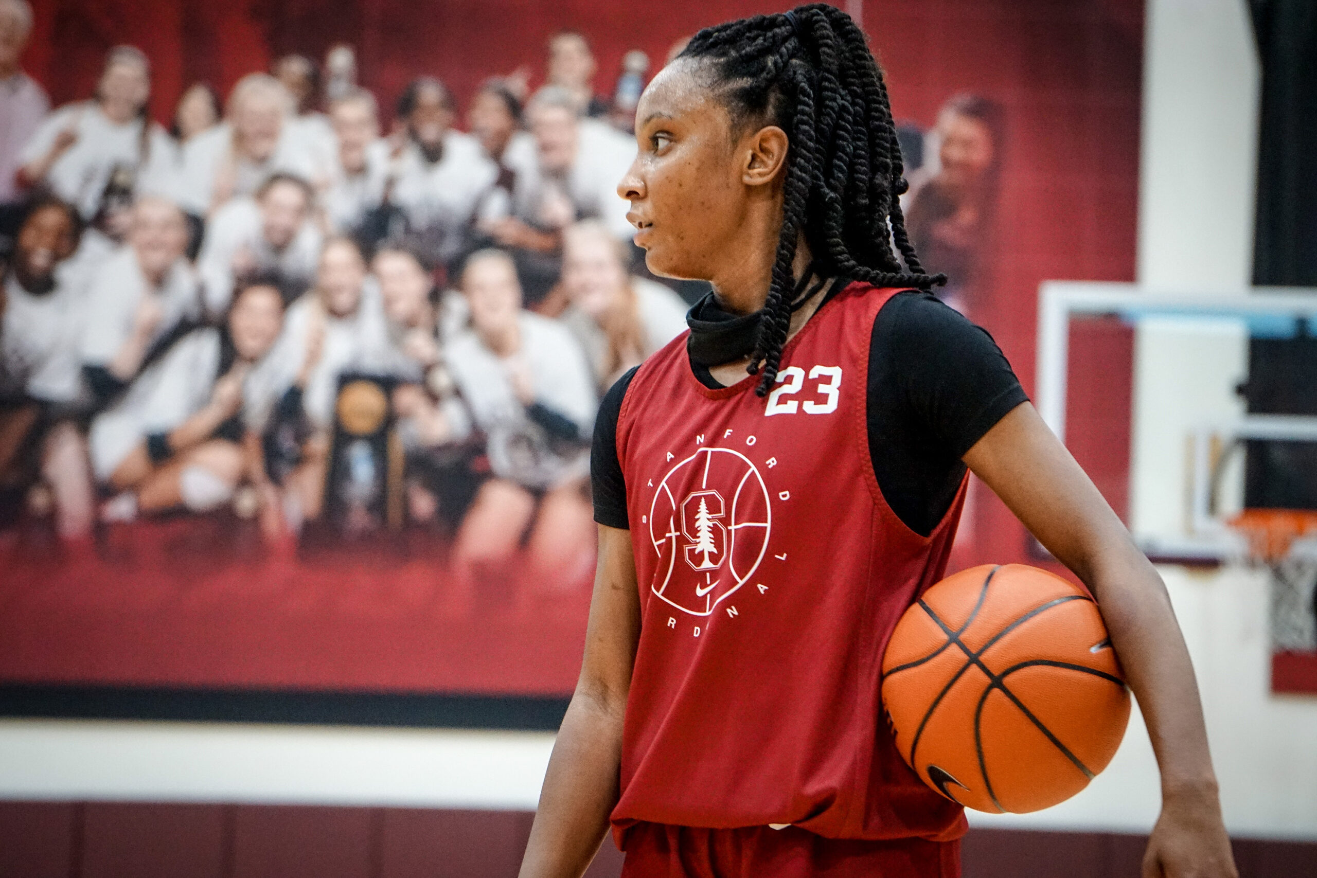 Kiana Williams hits her stride as No. 1 Stanford continues to roll, beats USC 80-60