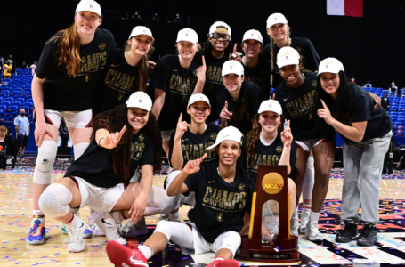 Stanford survives Arizona 54-53, wins third national championship