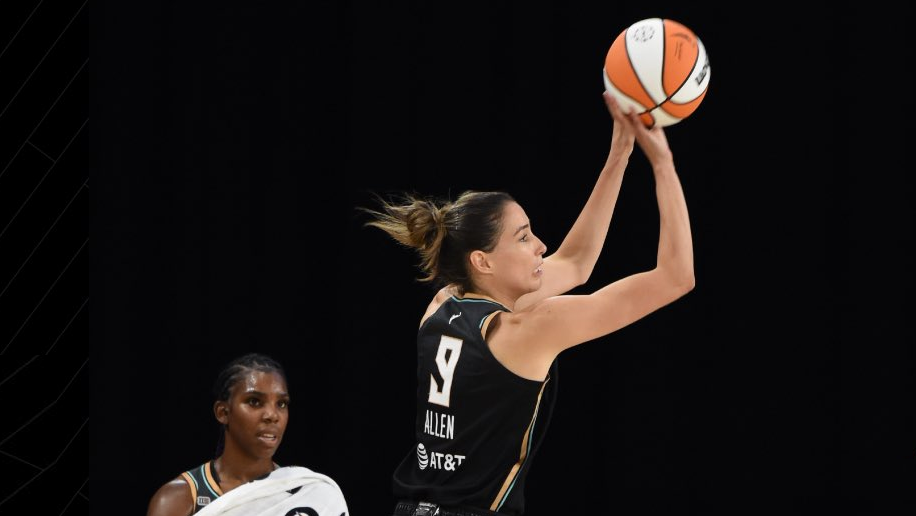 June 20, 2021 (Los Angeles) - New York Liberty's Rebecca Allen. Photo: NBAE/Getty Images.