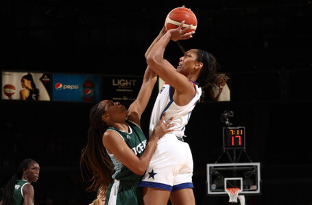 Sylvia Fowles highlights from LSU's 4th straight Final Four run in 2007