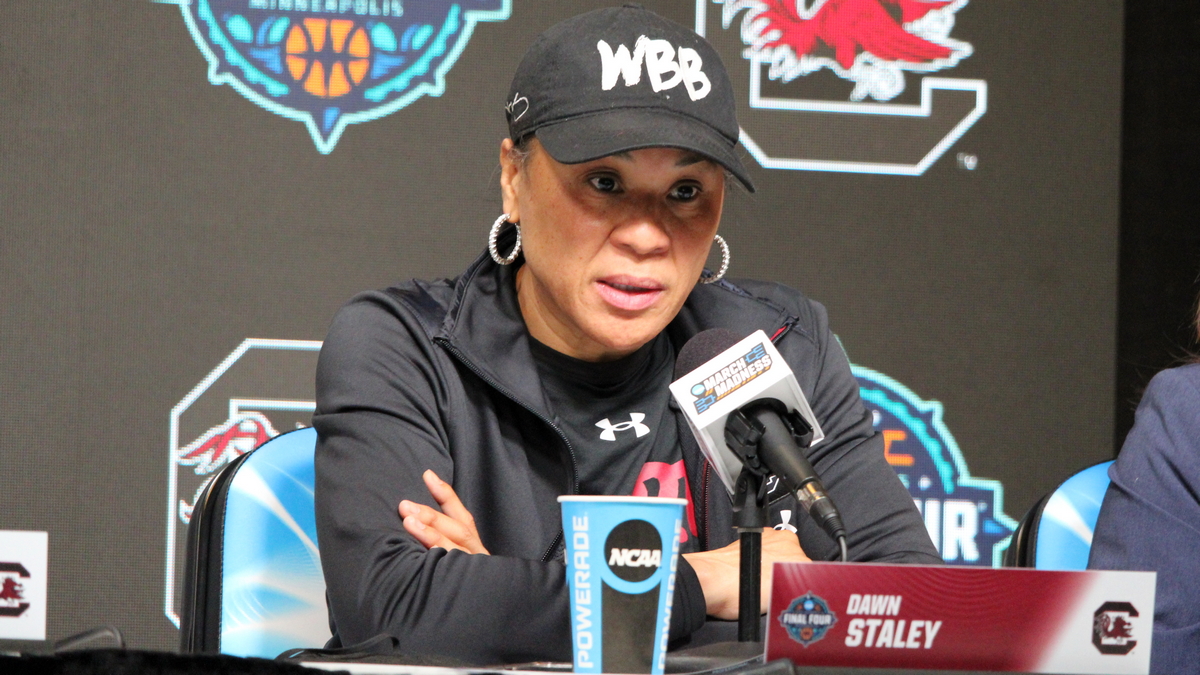 Dawn Staley speaks to media ahead of No. 1 vs. No. 2 matchup at Stanford