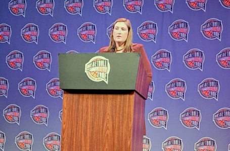 With a career characterized by a strong work ethic, Lindsay Whalen enters the Naismith Memorial Basketball Hall of Fame