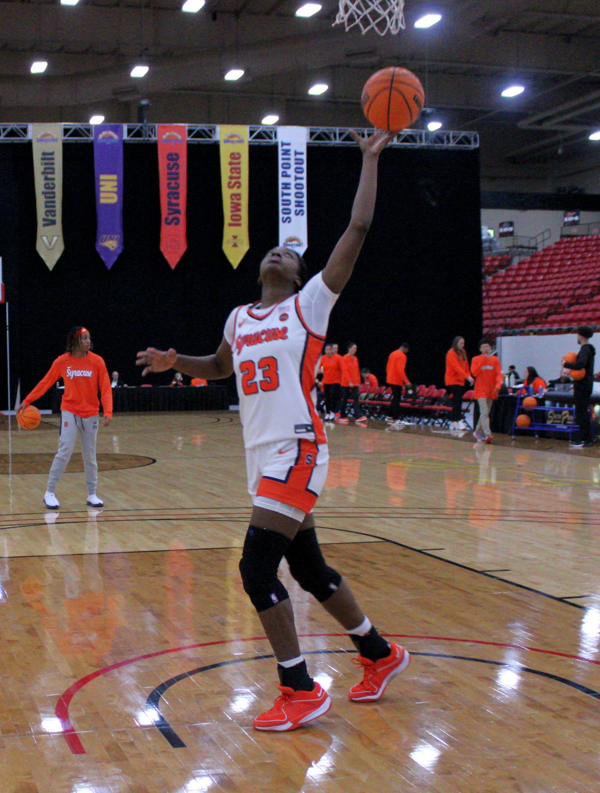 Syracuse and Vanderbilt prevail in first day of South Point Shootout