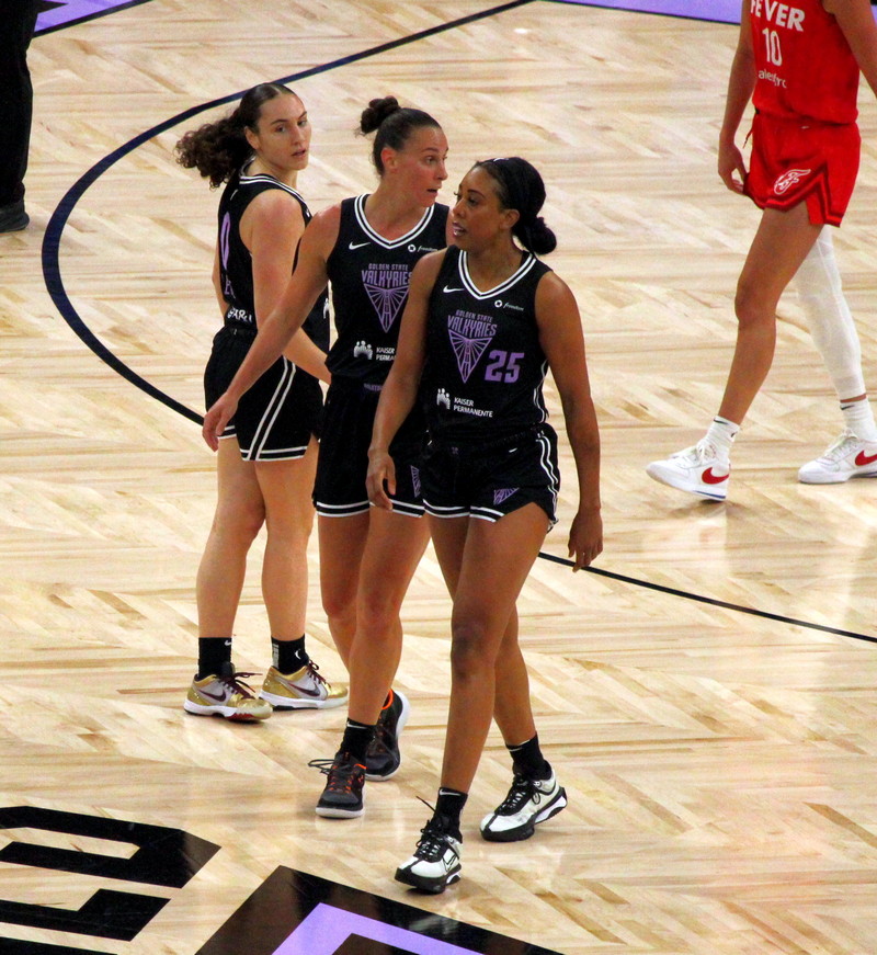 Valkyries Storm Back to Defeat Fever Behind Strong Fourth Quarter