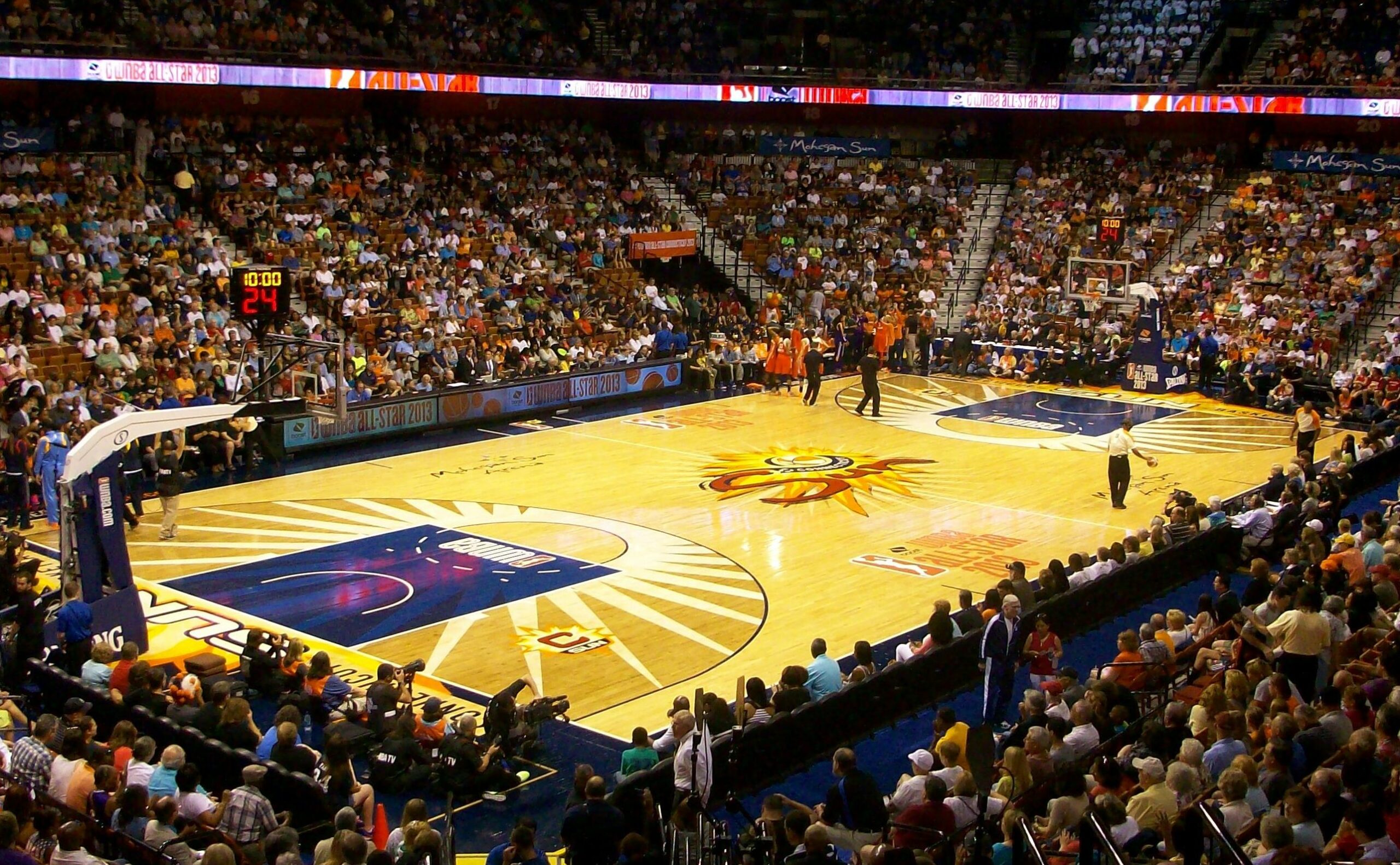 The West defeats the East in the 2013 WNBA All-Star game, 102-98