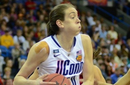 What if Breanna Stewart entered the WNBA draft this season? Some WNBA GMs weigh in anonymously