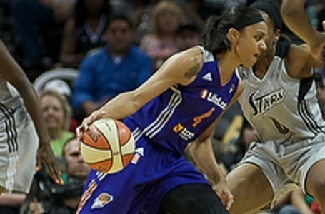Griner leads “grind time” in San Antonio for Phoenix 83-77 victory in front of her friends and family