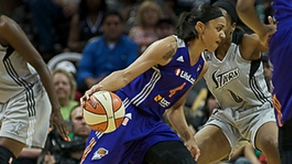 Griner leads “grind time” in San Antonio for Phoenix 83-77 victory in front of her friends and family