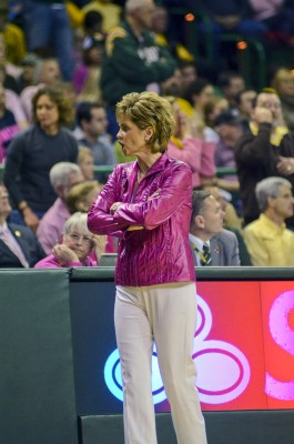 Kim_mulkey_outfit_20612