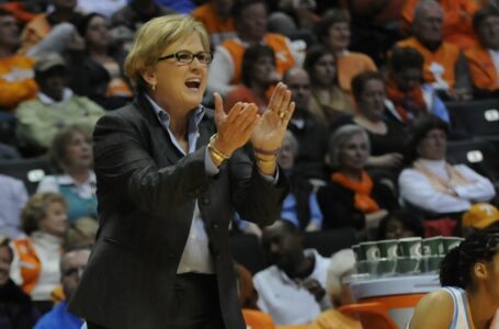 Dishin & Swishin 11/21/13 Podcast: Year two for Holly Warlick and the Lady Vols filled with anticipation and excitement