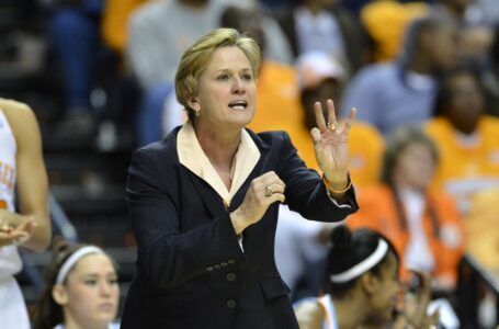 Graves’ double-double gives Warlick first win as Tennessee routs Georgia Tech, 71-54