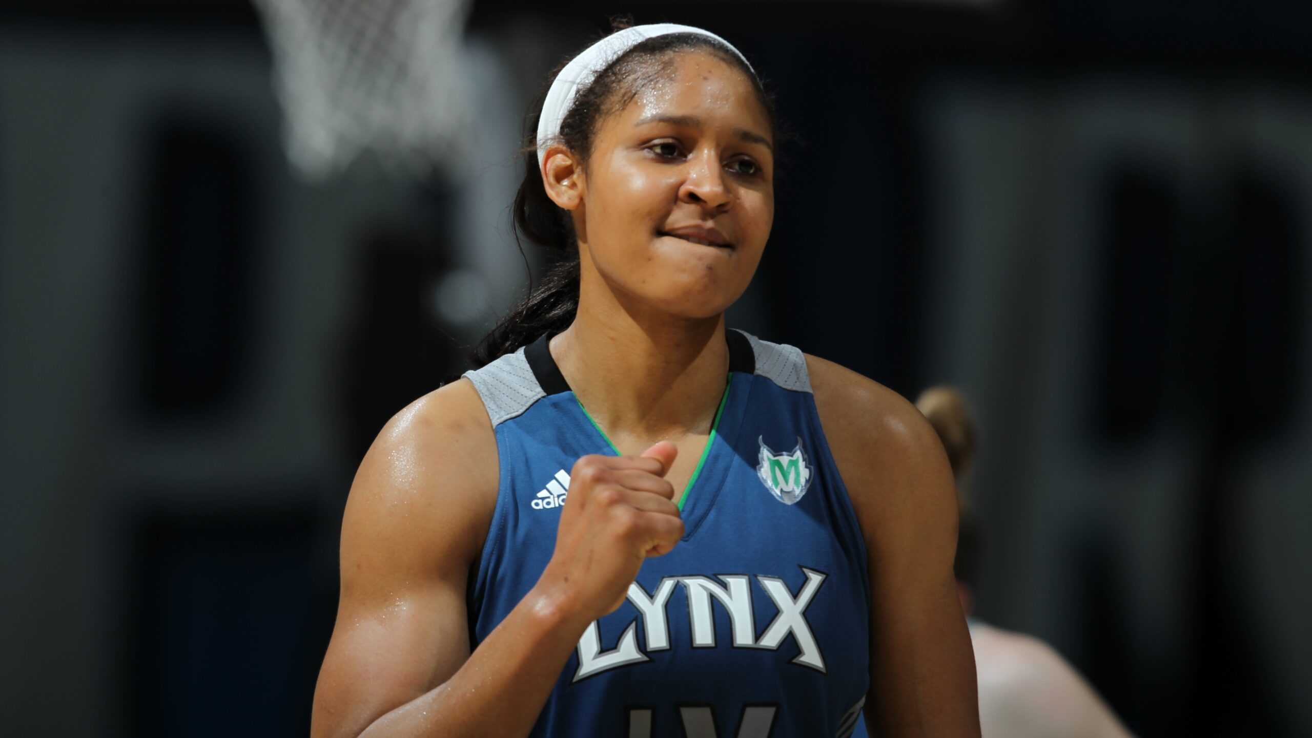 Lynx push the easy button in rout of Silver Stars, 87-71