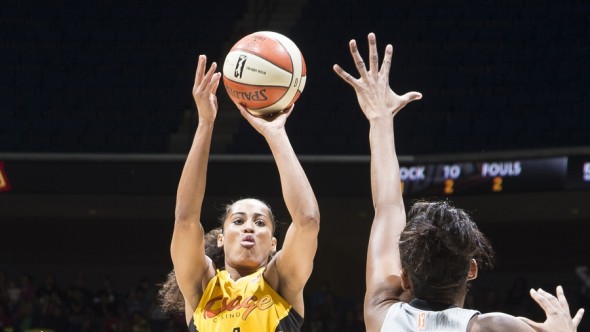 Skylar Diggins. Copyright 2014 NBAE (Photo by Shane Bevel/NBAE via Getty Images).