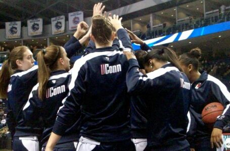 UConn overcomes slow start to blow out Kentucky 83-53 and advance to New Orleans