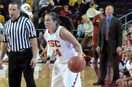 USC overcomes jitters in home opener to defeat Fresno State