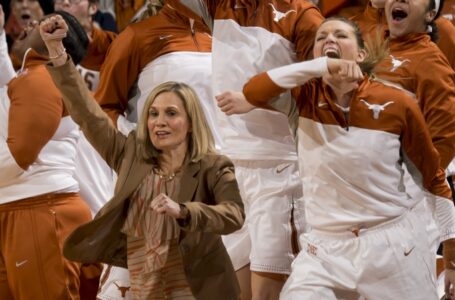 Dishin & Swishin 10/16/14 Podcast: Karen Aston has Texas on top of preseason Big 12 poll, Anthony Bozzella has Daisha Simmons & asks #WhyNotSetonHall?