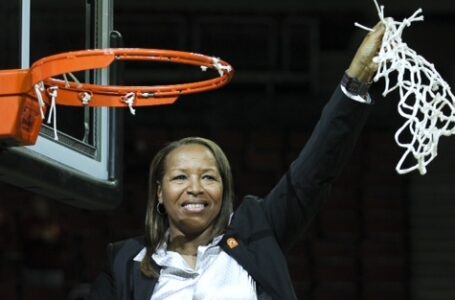 Another exciting, unpredictable season on tap for the Pac-12: Cindy Brunson provides an in-depth 2014-15 preview
