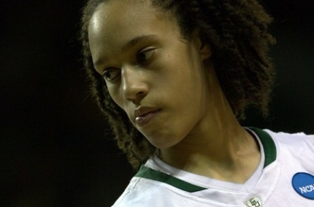 Griner dunks again and Baylor makes a thunderous entrance into the Elite Eight