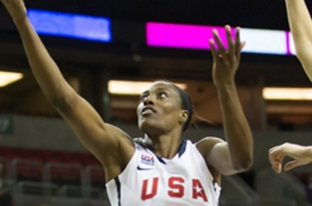 USA routs China 100-62 in exhibition game, Auriemma says team needs to improve defense
