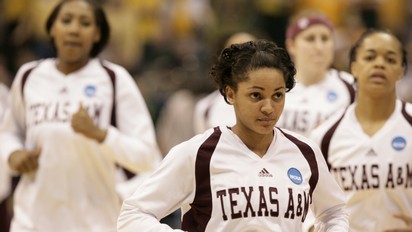 tamu_carter_sm Texas A&M senior guard Sydney Carter and the 2011 NCAA Champion Aggies.