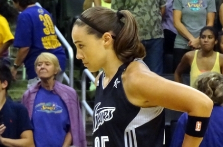 Becky Hammon makes history in San Antonio, becomes Spurs assistant coach