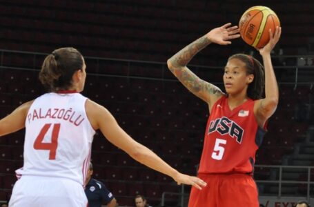 2012 Olympics preliminary round game three: U.S. faces Turkey, Marynell Meadors scouts the opponent